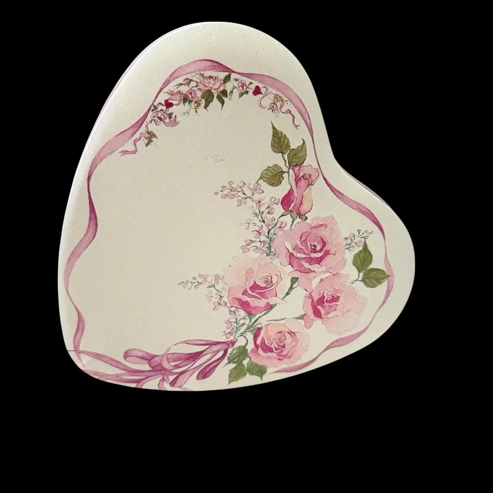 Vtg 1987 Potpourri Press Heart Shaped Floral Metal Tin 6.5